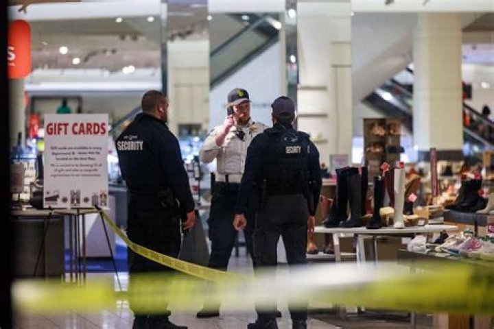 
19-Year-Old Killed in Mall of America Shooting, Sending Shoppers into Lockdown 