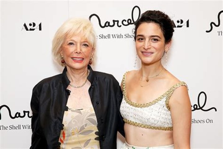 60 Minutes host Lesley Stahl:Husband, Height, Net Worth, Trump,Age Wiki, Bio