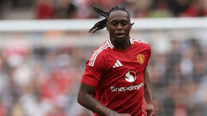 Aaron Wan-Bissaka Wiki, Height, Age, Wife, Biography, Net Worth