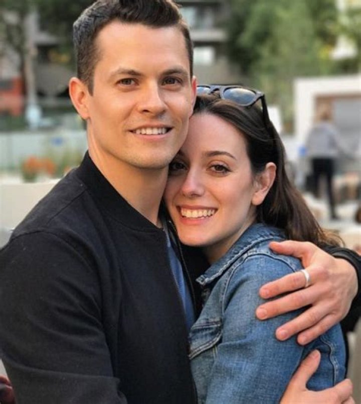 Actor Chris Durling Partner: Who Is He Dating Or Is He Married?