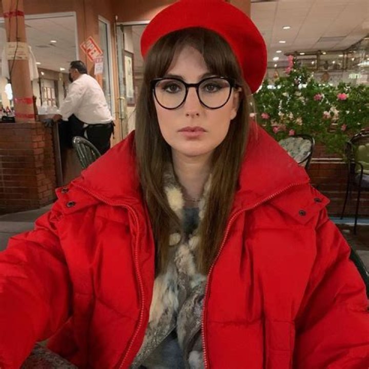 Actress Chelsea Skidmore Biography , Age, Husband And Instagram: Is She Married?