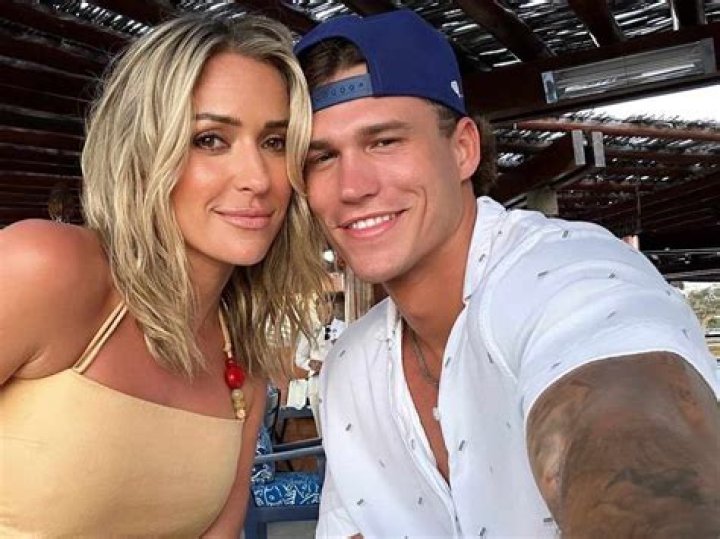 Adelaide Kane Bio, Family, Career, Boyfriend, Heritage, Net Worth