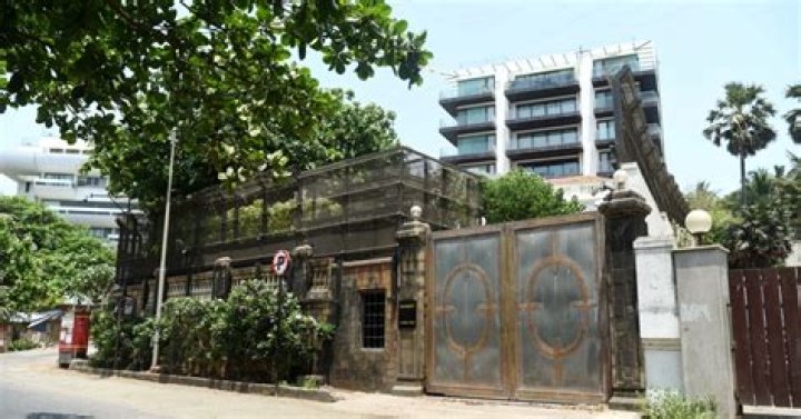 Akshay Kumar House Address, Phone Number, Email Id, Contact Info