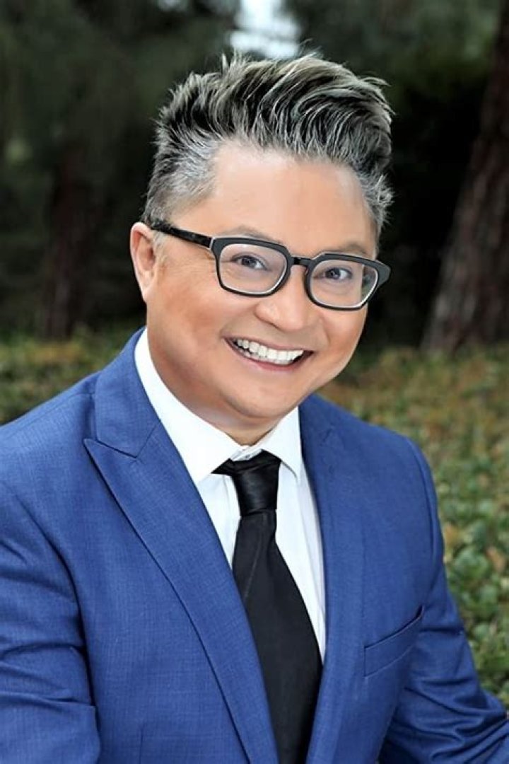 Alec Mapa Biography, Age, Movies, Net Worth, Husband, Son, Wiki, Henry Danger and Comedy Special
