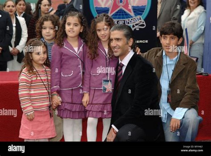Alejandro Fernández Children: Does Alejandro Fernández have kids?