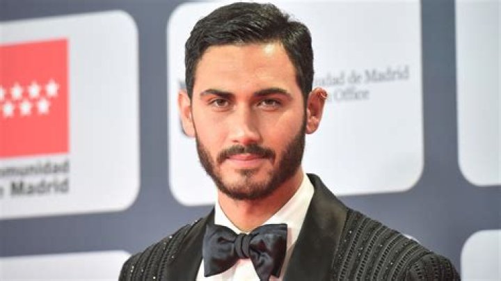 Alejandro Speitzer Age, Wiki, Biography, Net Worth, Height in Feet, Parents