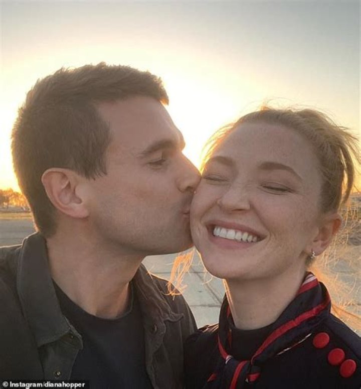 Alex Russell Bio, Age, Wife, Movies, SWAT, Carrie, Chronicle, Net Worth, Instagram and Twitter