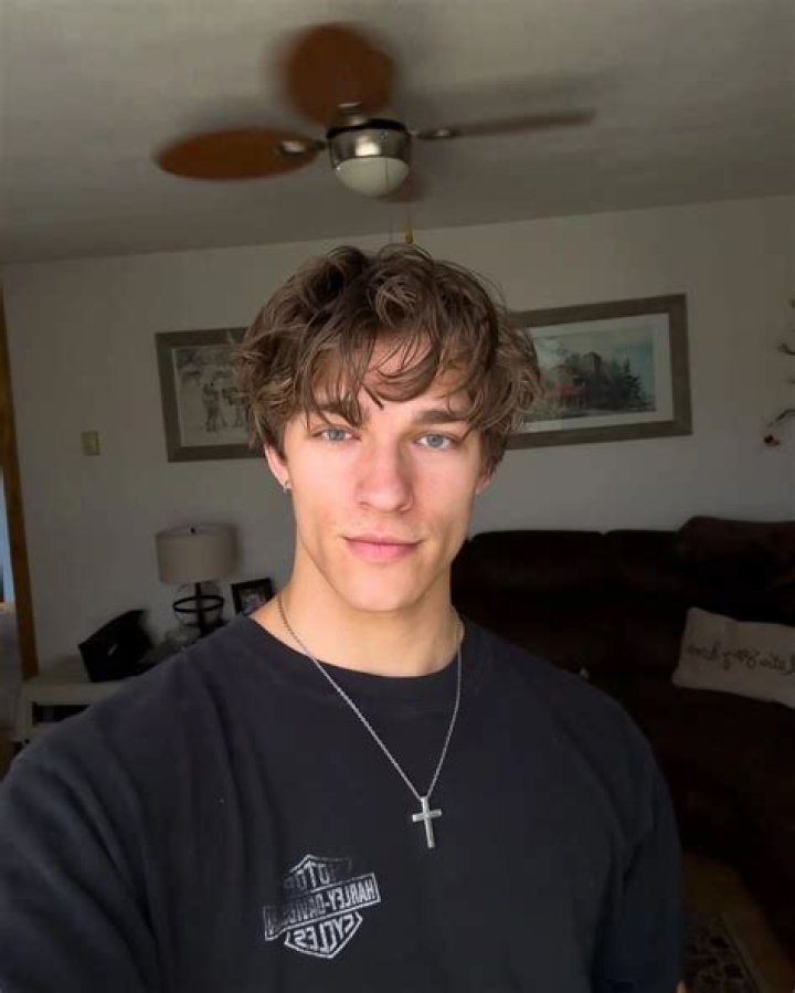 Alex Sampson Age And Girlfriend: Who Is He Dating? Facts To Know