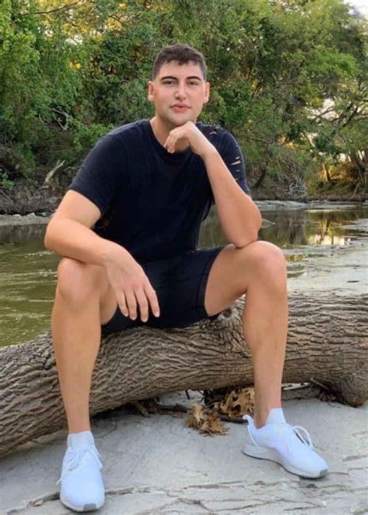 Alx James Bio, Wiki, Age, Height, Boyfriend Breakup, Vine, Net Worth, Waterbugs and Plastic Surgery