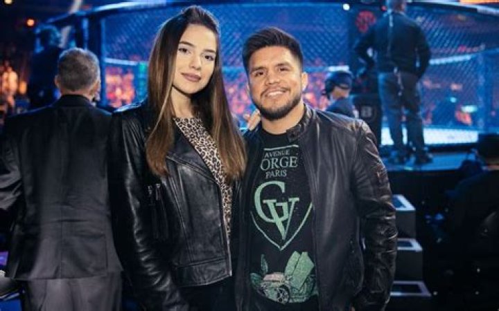 Ana Karoline: Meet Henry Cejudo Girlfriend On Instagram