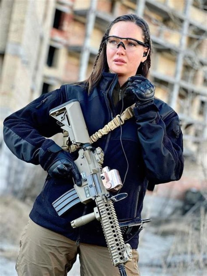 
Anastasiia Lenna Former Miss Grand Ukraine Arms Herself To Defend Against Russia 