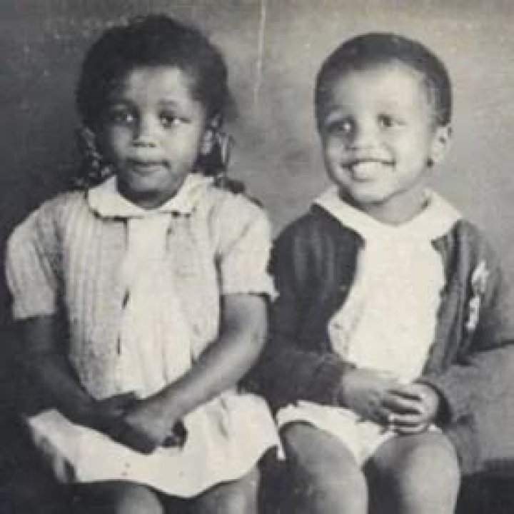 Andrae Crouch Bio, Death, Songs, Net Worth, Family, Wife Kids, and Twin