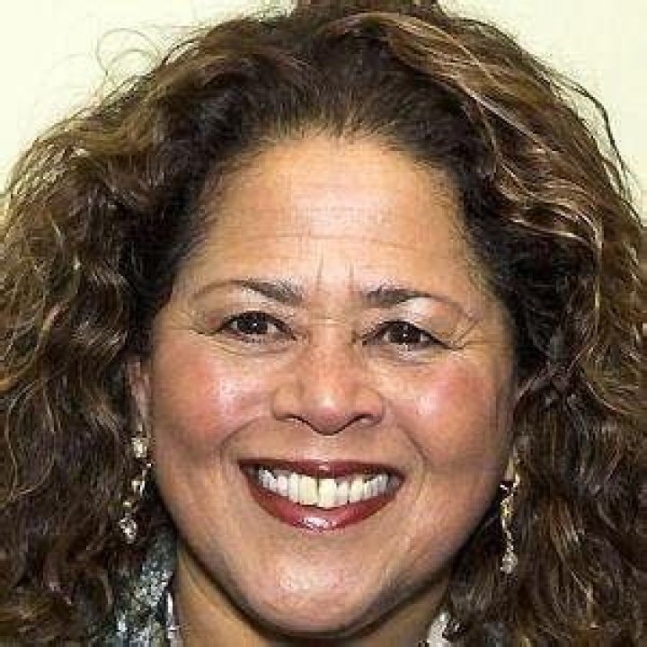 Anna Deavere Smith Wiki, Bio, Age, Height, Weight, Husband, Net Worth, Facts