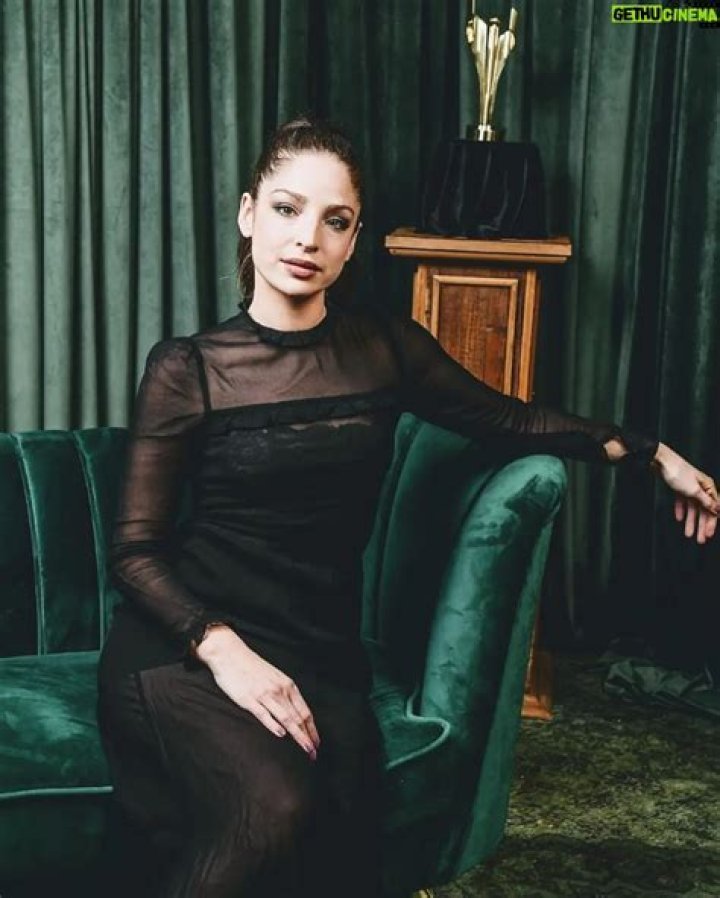 Anna Hopkins Bio, Wiki, Age Height, Parents, Husband, Career, and Net Worth