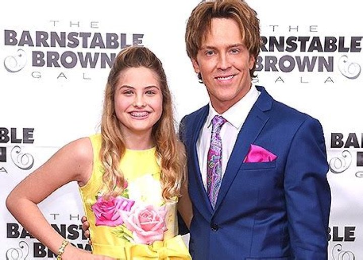 Anna Nicole Smith’s daughter Dannielynn Birkhead beams as she attends Janet Jackson concert with father