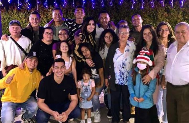 Arelys Henao Siblings | How Tall Is She?