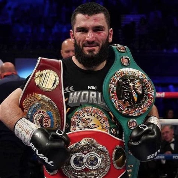 Artur Beterbiev Height, Weight, Net Worth, Age, Birthday, Wikipedia, Who, Nationality, Biography