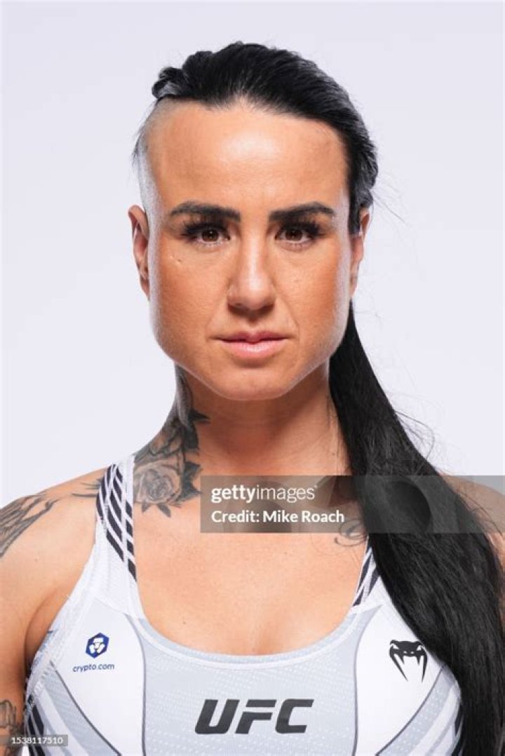 Ashlee Evans-Smith Height, Weight, Net Worth, Age, Birthday, Wikipedia, Who, Instagram, Biography