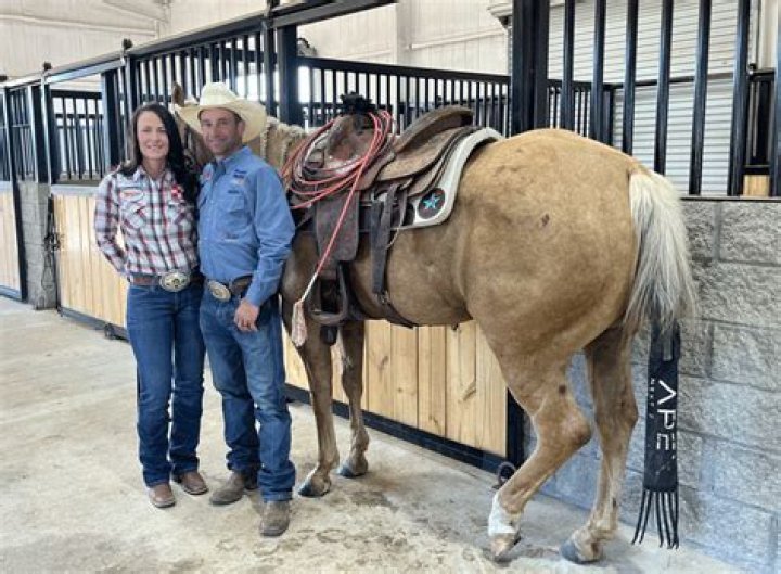 Ashley Callingbull Net Worth – Wacey Rabbit Wife And Marriage