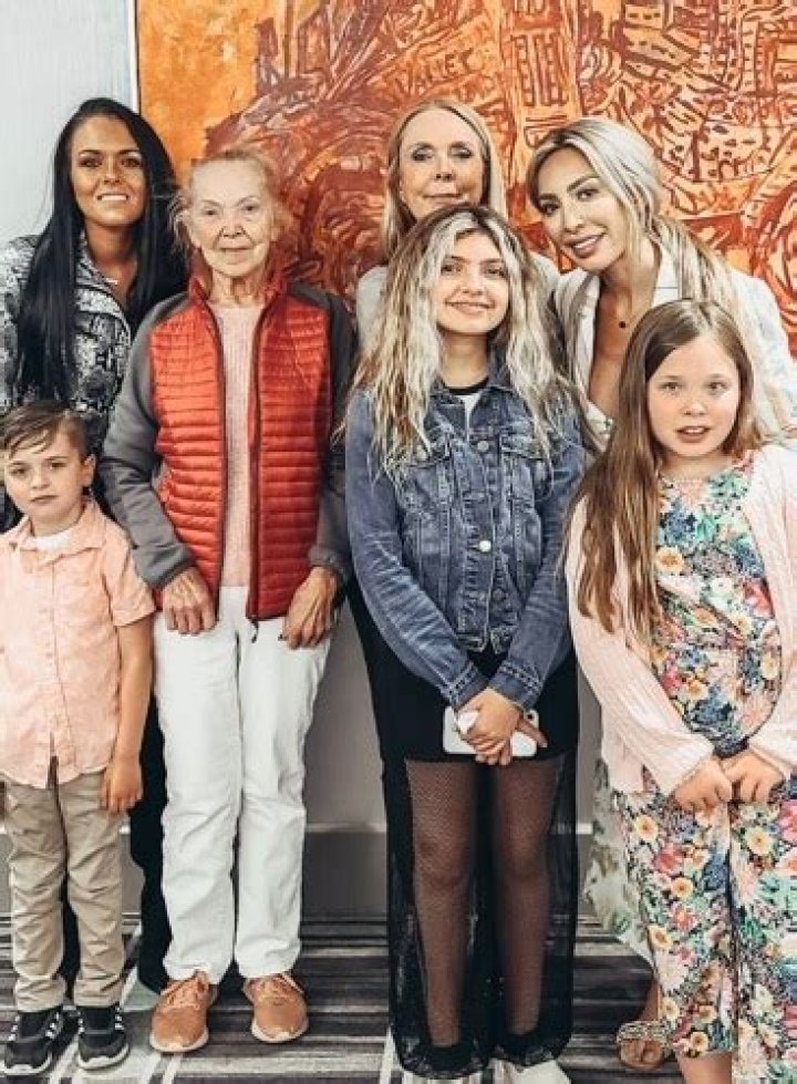 Ashley Danielson Farrah Abraham Sister Age Husband & Instagram