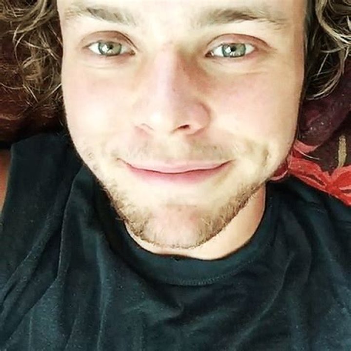Ashton Irwin (Drummer) Wiki, Bio, Age, Height, Weight, Dating, Girlfriend, Net Worth, Career, Facts