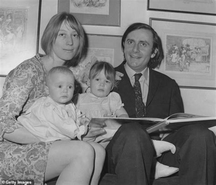 Barry Humphries Children: Meet Oscar Humphries, Tessa Humphries, Rupert Humphries, and Emily Humphries
