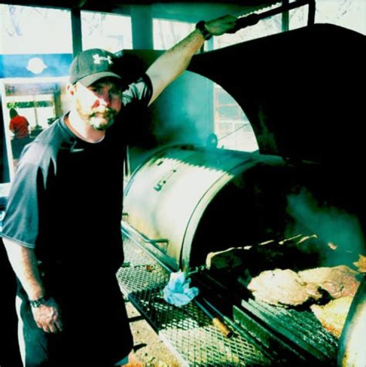 BBQ: Who Was John Mueller Austin Tx? Death Cause and Obituary, Meet His Family