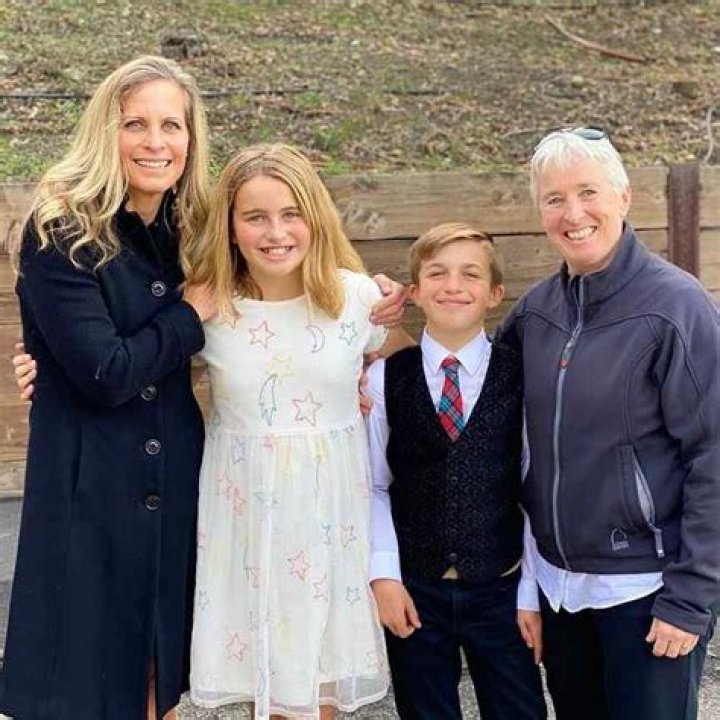 Becky Worley Bio, Age, Family, Husband, Wife, Kids, GMA, Salary