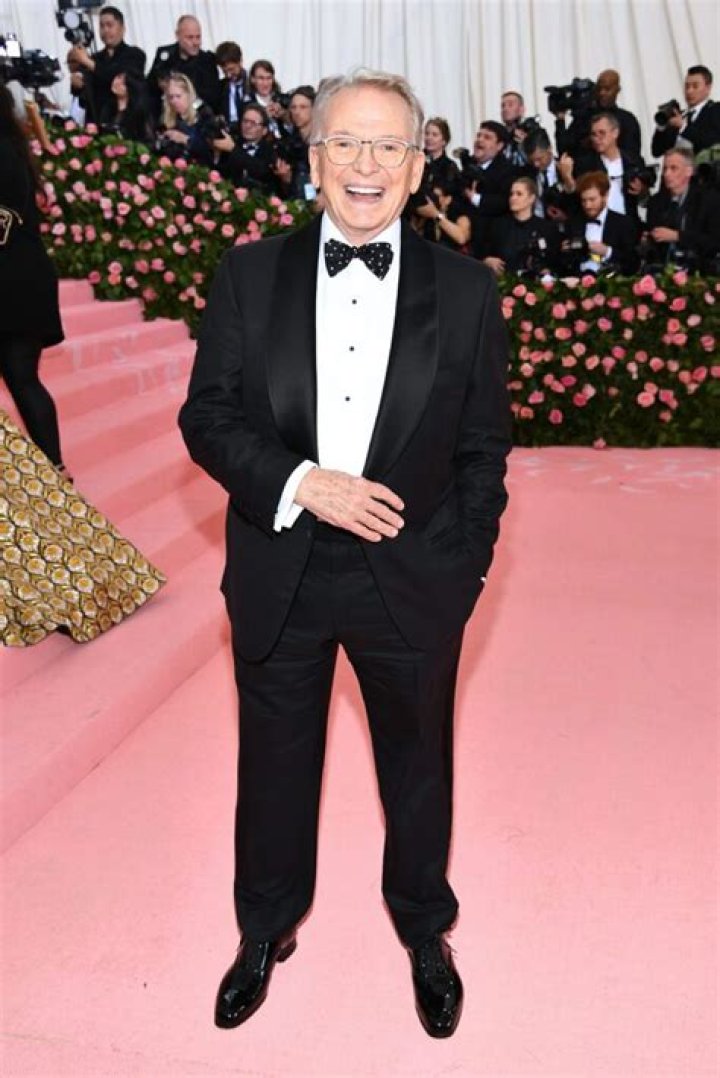 Bob Mackie net worth, age, height, wife, girlfriend, kids, biography, wiki