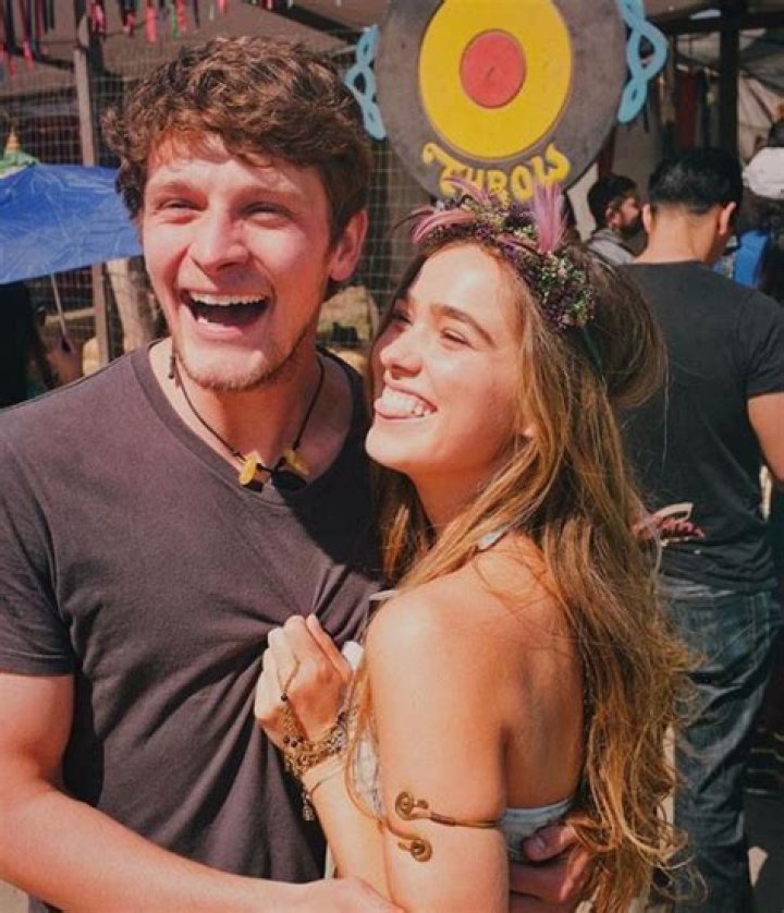Brett Dier Bio, Wiki, Age, Height, Girlfriend, Actor, Movies and Net Worth