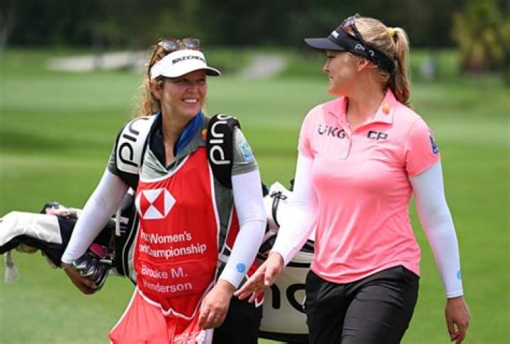 Brooke Henderson LPGA, Net Worth, Boyfriend, Age, Bikini, Golf, Sister