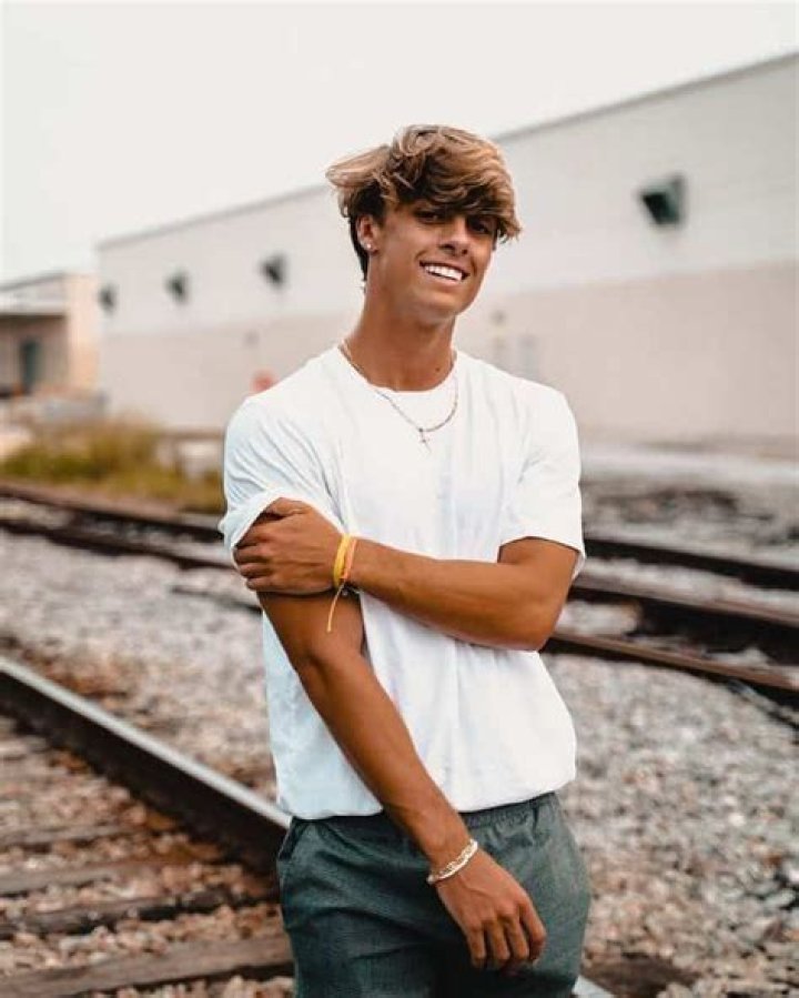 Bryce Buse – Brycebuse3 (TikTok Star) Biography, Age, Girlfriend, Height, Net Worth