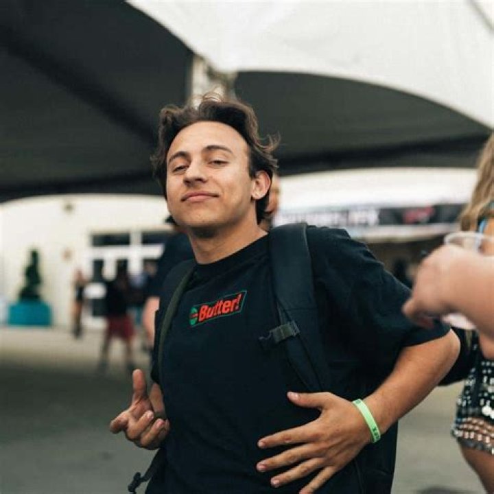 Cale Saurage Age, Wikipedia, Biography, Height, Weight, Net Worth and more