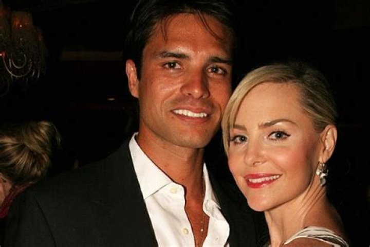 Carmindy Makeup, Husband Javier Acosta, What Not To Wear, Net Worth, Age, Height