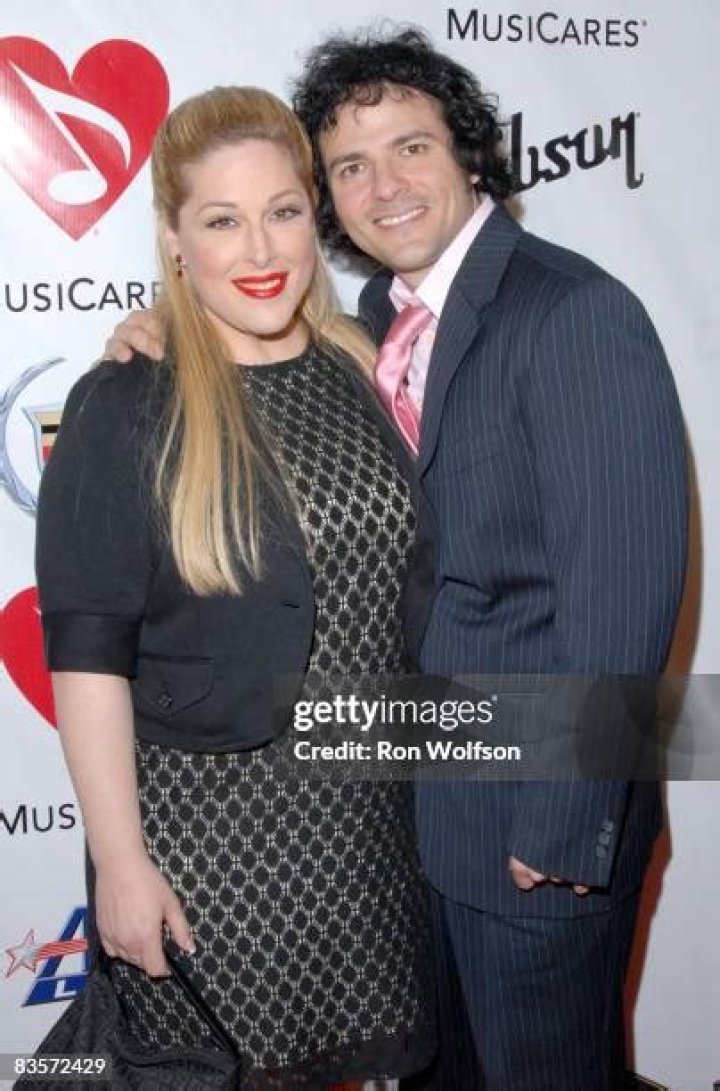 Carnie Wilson Biography, Age, Husband, Sister, Weight loss, Songs, Singer and Networth