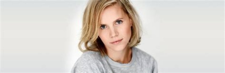 Caro Lenssen Biography: Age, Net Worth, Husband, Wikipedia, Boyfriend, Parents, Siblings, Photos