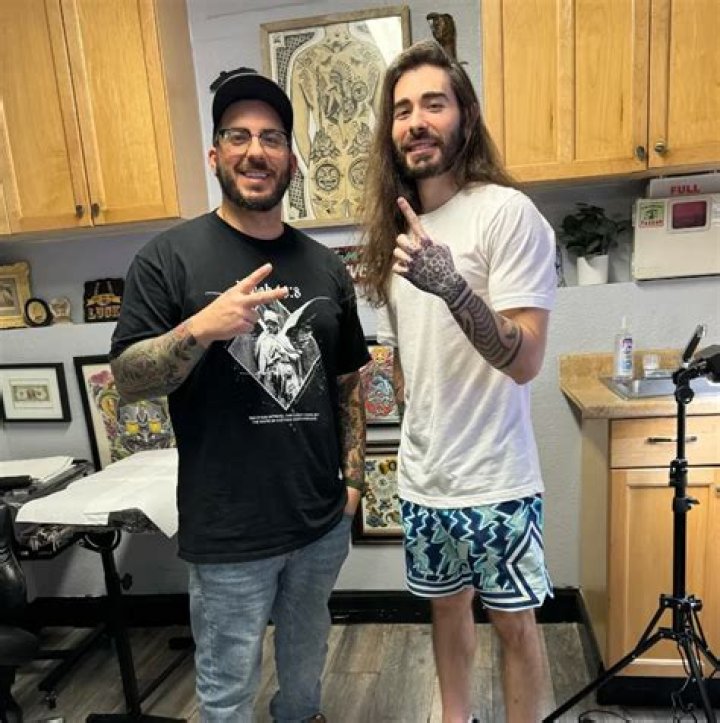 Charlie White – Cr1tikal Height, Wiki, Biography, Weight, Net Worth, Age, Who, Instagram