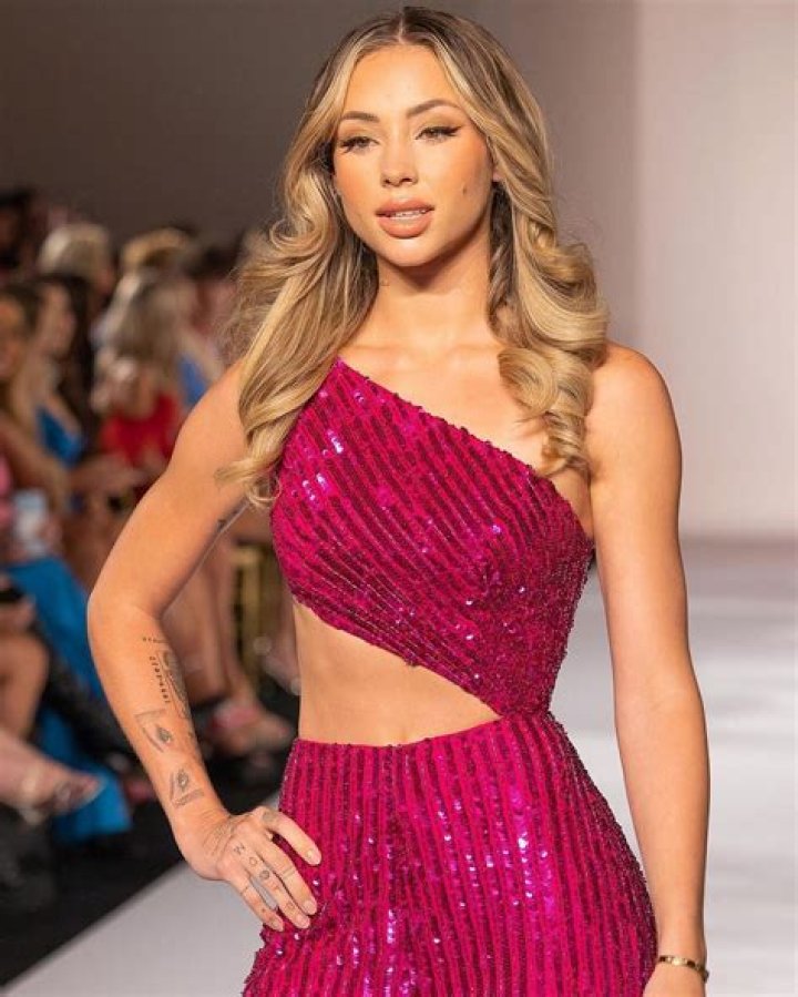 
Charly Jordan Age: How Old Is the Model and What is Her Ethnicity? 