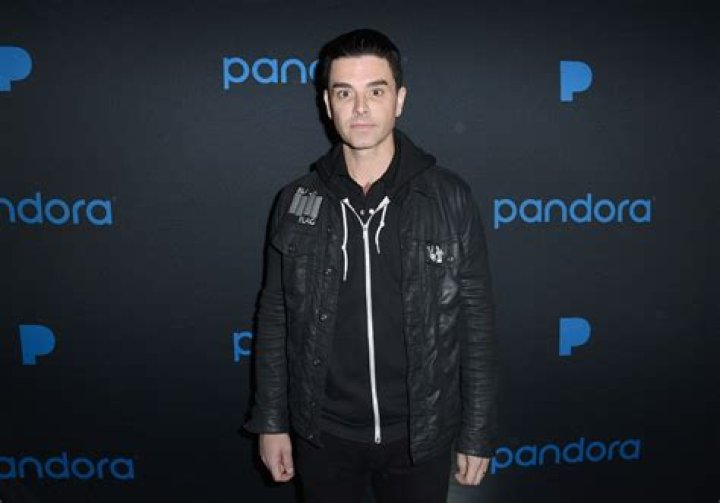 Chris Carrabba Net Worth, Income, Salary, Earnings, Biography