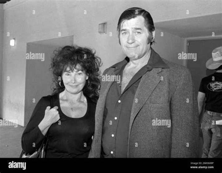 Clint Walker’s Net Worth, Age, Height, Weight, Wife, Kids, Bio-Wiki