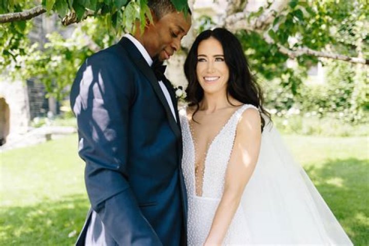Crystal Corey: Who is Wayne Simmonds’ wife? What year did Wayne Simmonds get married?