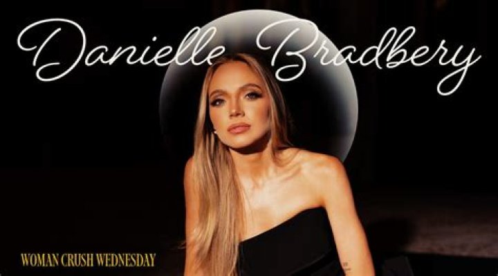 Danielle Bradbery Biography, Age, Networth And Songs