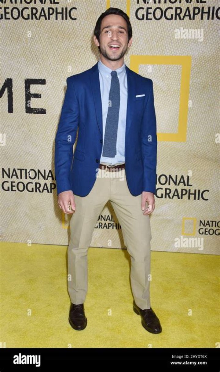 Darius Homayoun Height, Weight, Net Worth, Age, Birthday, Wikipedia, Who, Nationality, Biography