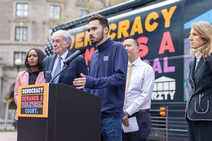 David Hogg Thanks Her “Incredible” Girlfriend For Gun Control March