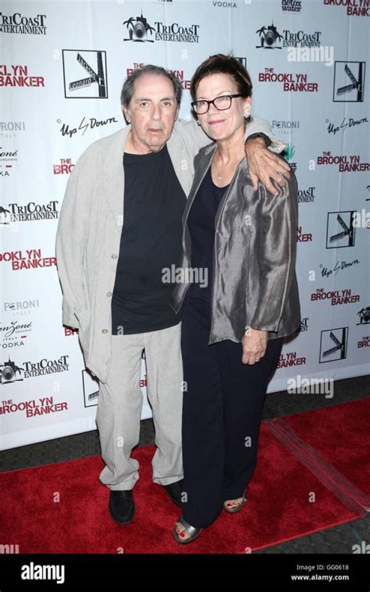 David Proval Bio, Age, Height, Wife, Children, Parents, Movies, and Net worth