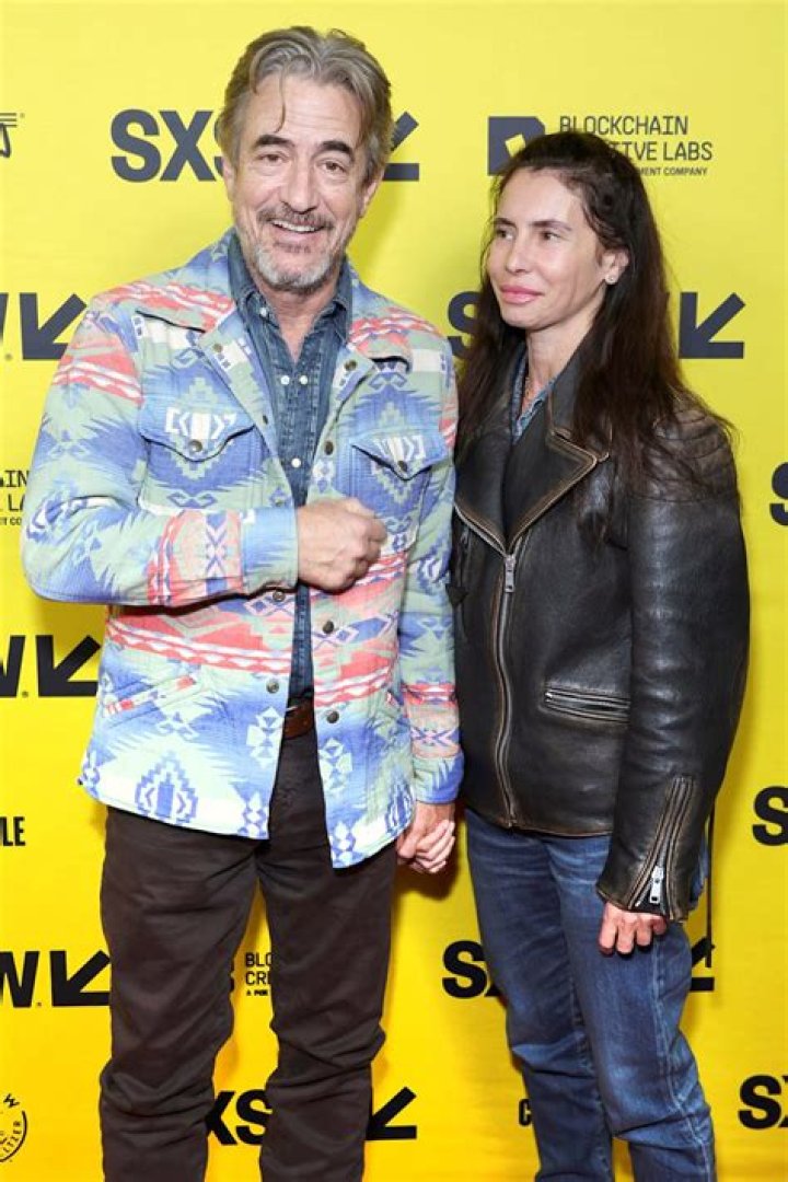 Dermot Mulroney: Wife, net worth, tattoos, smoking & body facts