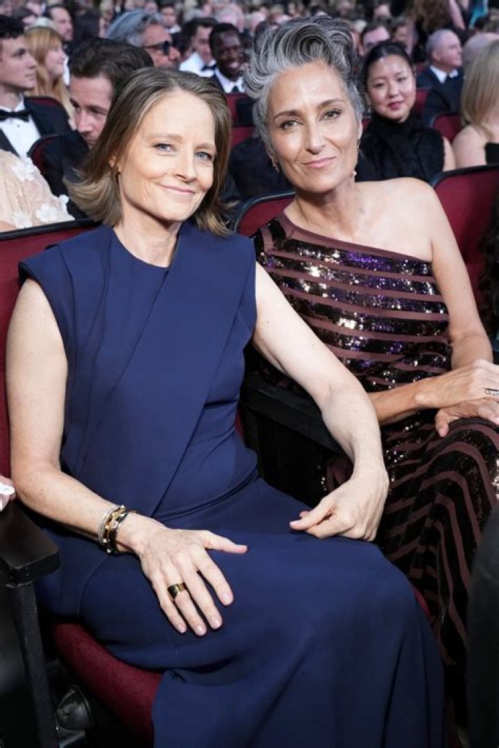 Did Jodie Foster get married? How old is Jodie Foster wife?