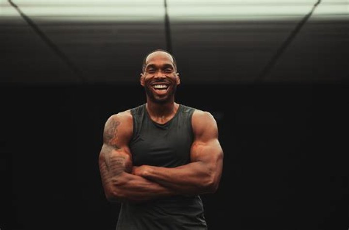 Does Amoila Cesar Have A Girlfriend? Fitness Coach Wikipedia Age and Relationship