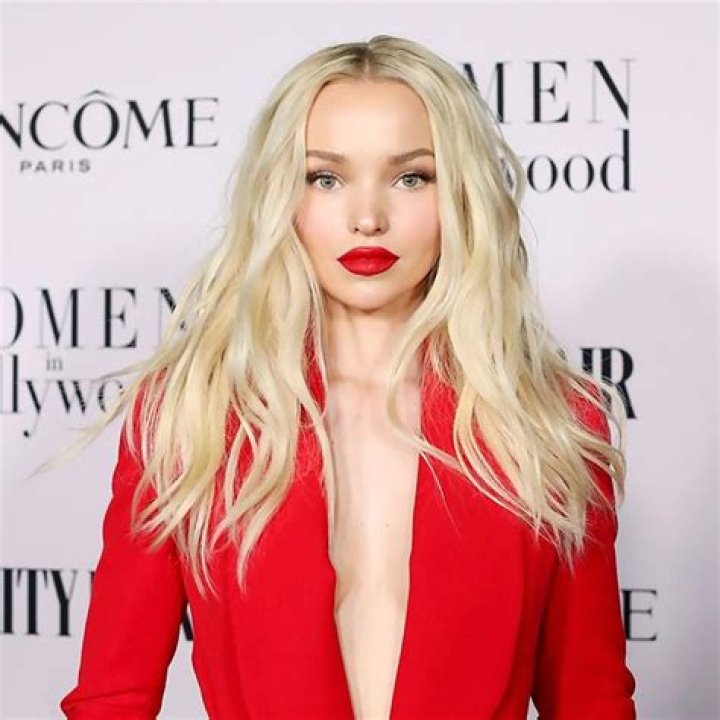 Dove Cameron (Actress) Wiki, Net Worth, Bio, Boyfriend, Dating, Height, Weight, Age, Career, Facts