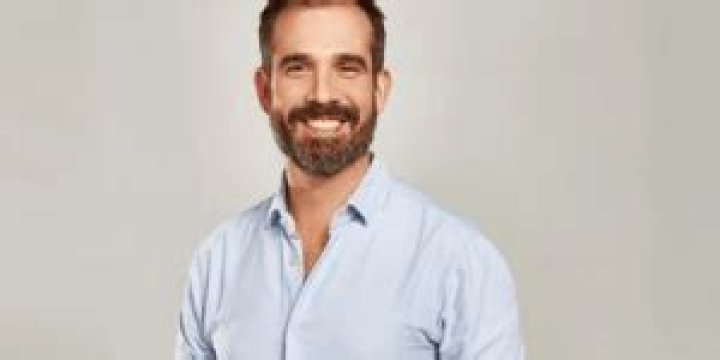 
Dr Alexander Van Tulleken Height, Weight, Net Worth, Age, Birthday, Wikipedia, Who, Instagram, Biography 